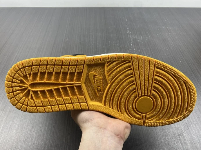 Air Jordan 1 High OG Yellow Toe 555088- NewStyle 784