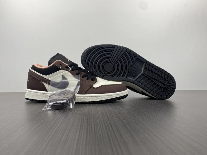 Air Jordan 1 Low Mocha DC6991- Comfortable 802