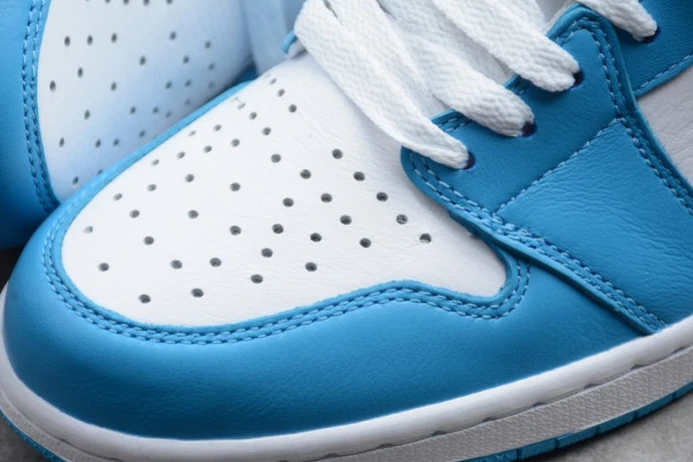 Air Jordan 1 Retro High OG 'UNC' 555088- Fashionable 857