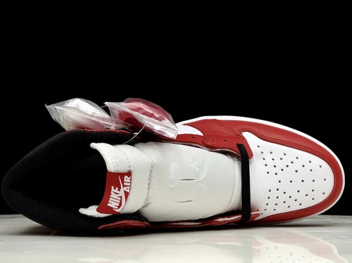 Air Jordan 1 Retro High OG "Chicago" 555088- AllSeason 921