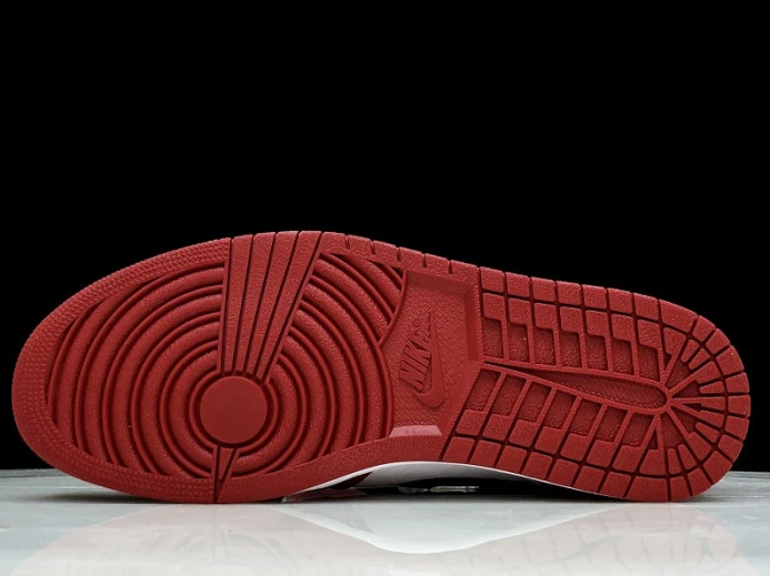 Air Jordan 1 Retro High OG "Chicago" 555088- AllSeason 921