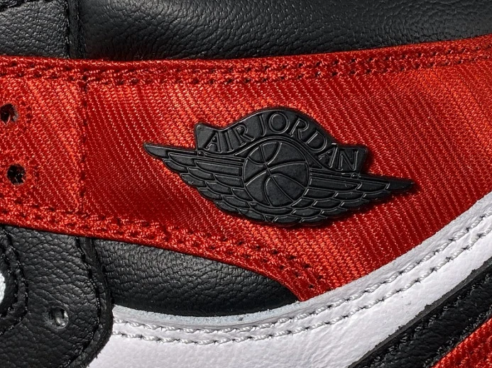 Air Jordan 1 Retro High Satin Black Toe CD0461- Popular 910