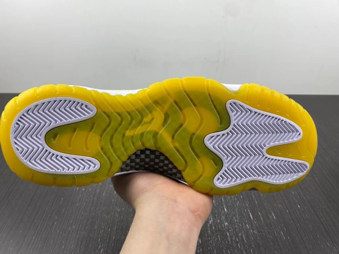 Air Jordan 11 Low WMNS Yellow Snakeskin AH7860- Affordable 653
