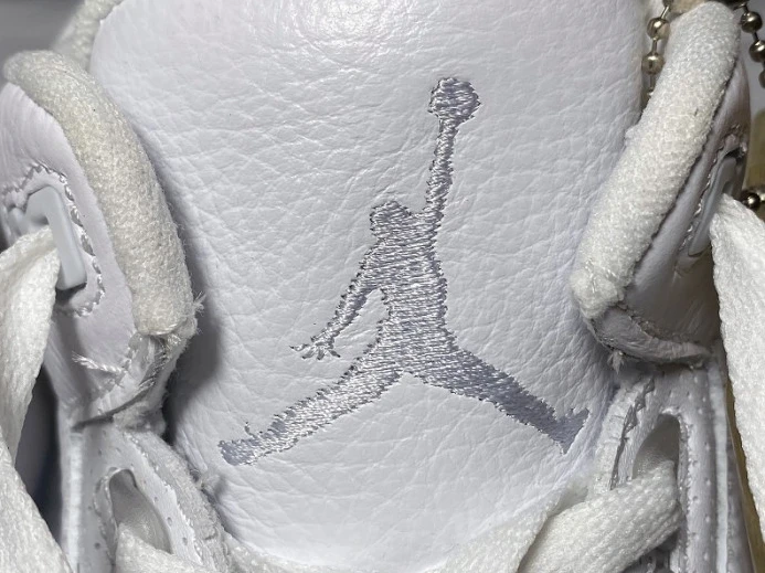 Air Jordan 3 Retro Triple White 136064- DailyWear 980