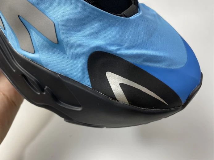 AllSeason ADIDAS Yeezy Boost 700 MNVN 'Bright Cyan' GZ 374