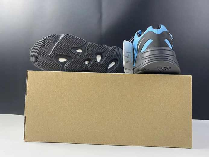 AllSeason ADIDAS Yeezy Boost 700 MNVN 'Bright Cyan' GZ 374