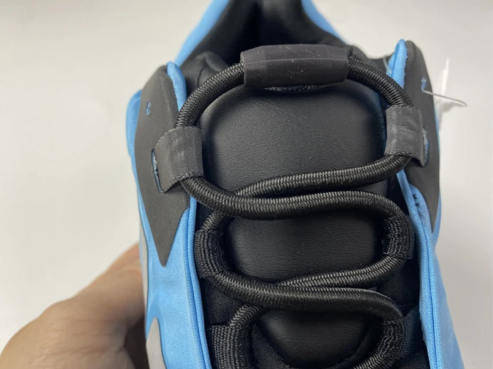 AllSeason ADIDAS Yeezy Boost 700 MNVN 'Bright Cyan' GZ 374