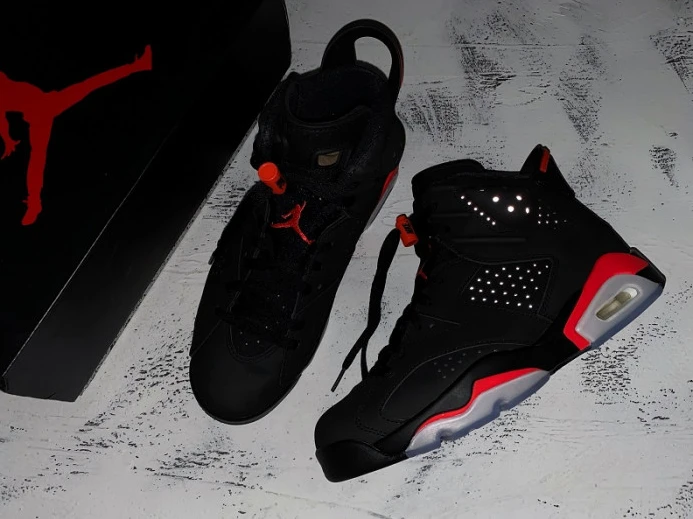 AllSeason Air Jordan 6 Retro Black Infrared OG 384664- 1105