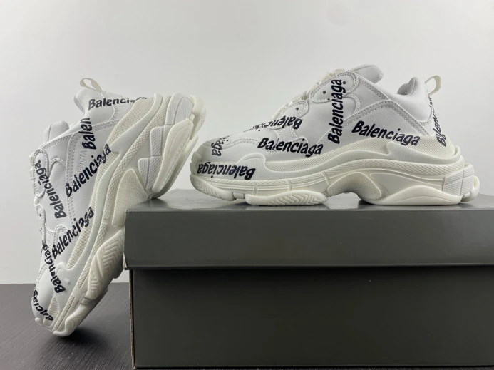 AllSeason BLCG TRIPLE S SNEAKER 536737 W2FAB 2357