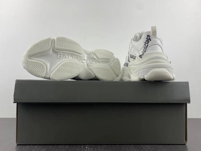 AllSeason BLCG TRIPLE S SNEAKER 536737 W2FAB 2357