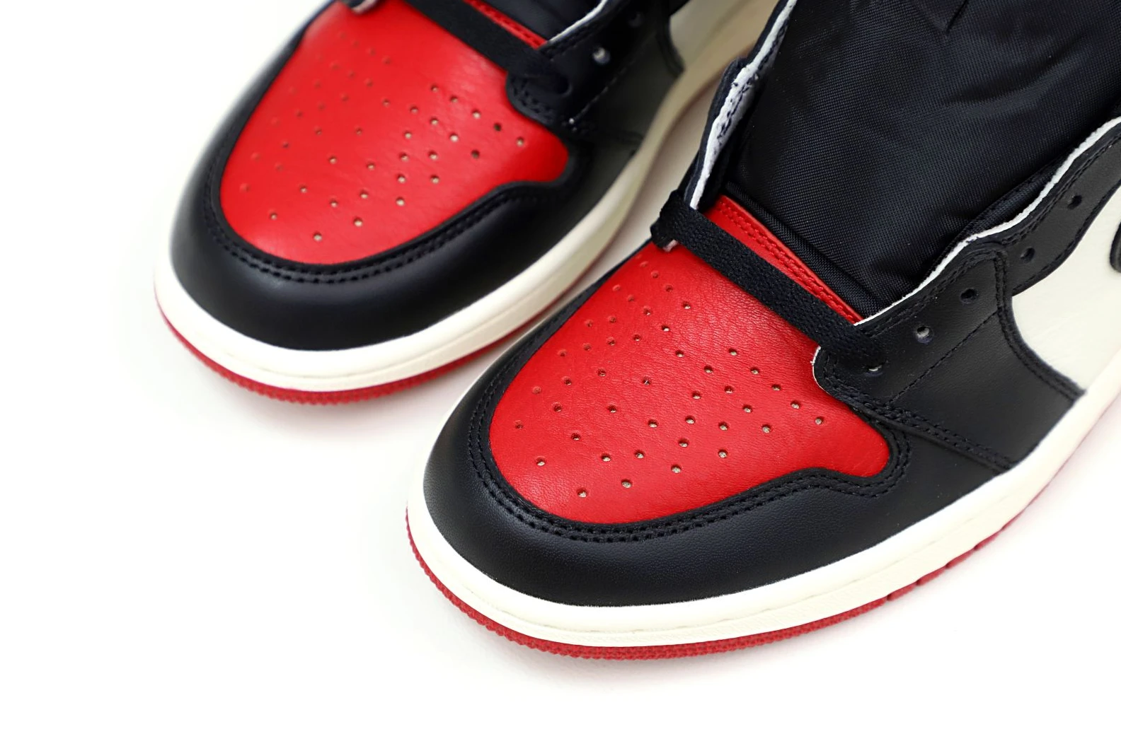 AllSeason Kimikick AIR JORDAN 1 RETRO HIGH OG 'BRED TOE' 2008