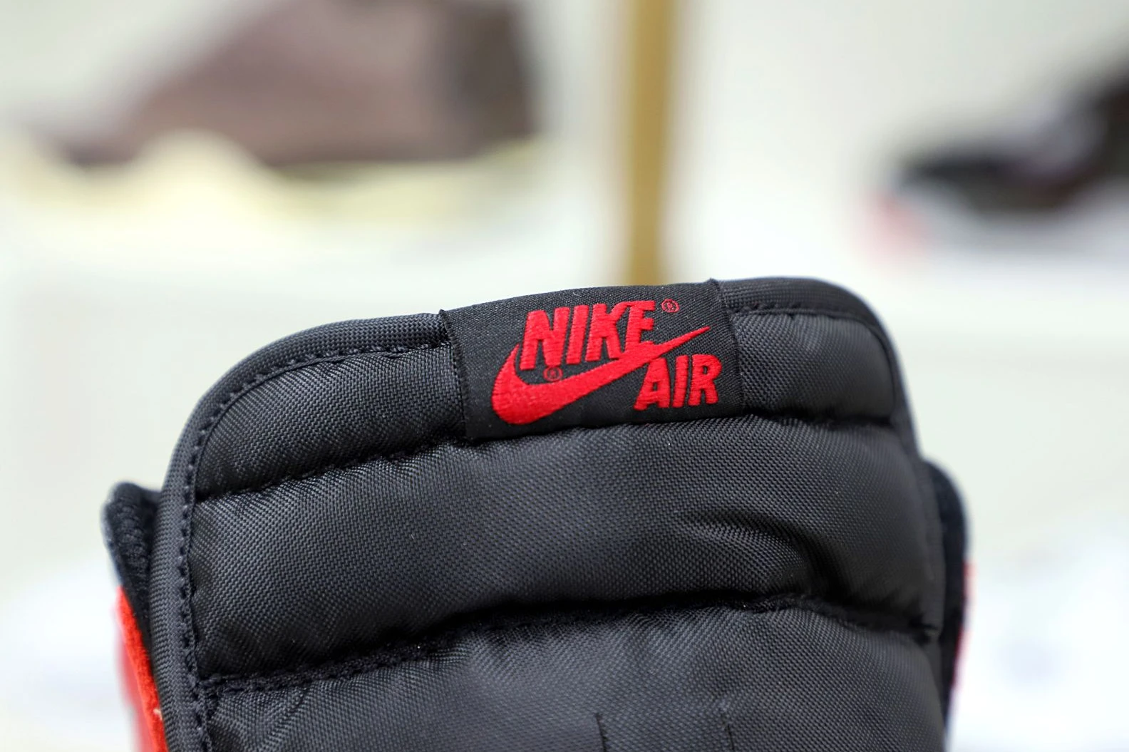 AllSeason Kimikick AIR JORDAN 1 RETRO HIGH OG 'BRED TOE' 2008