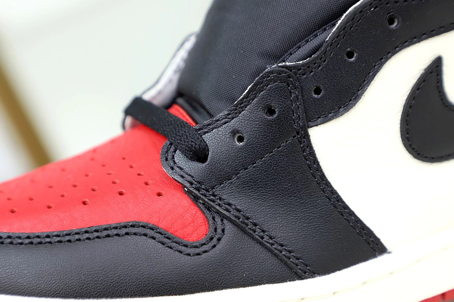 AllSeason Kimikick AIR JORDAN 1 RETRO HIGH OG 'BRED TOE' 2008