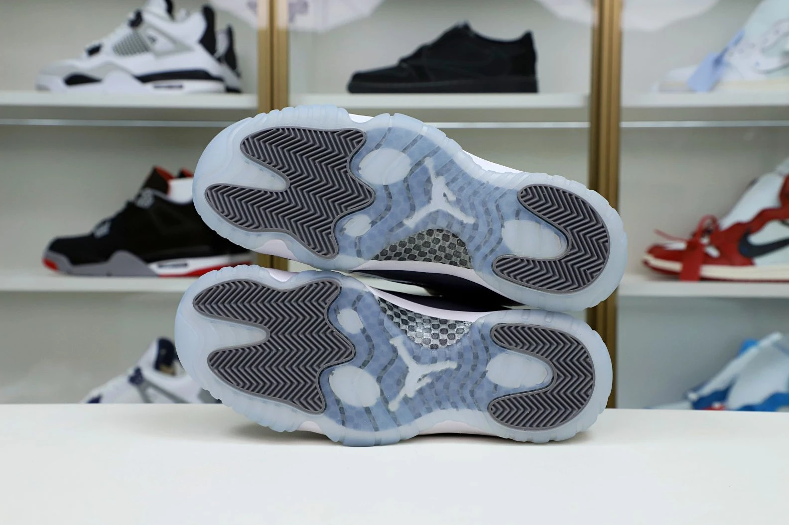 AllSeason Kimikick AIR JORDAN 11 RETRO 'COOL GREY' 1950