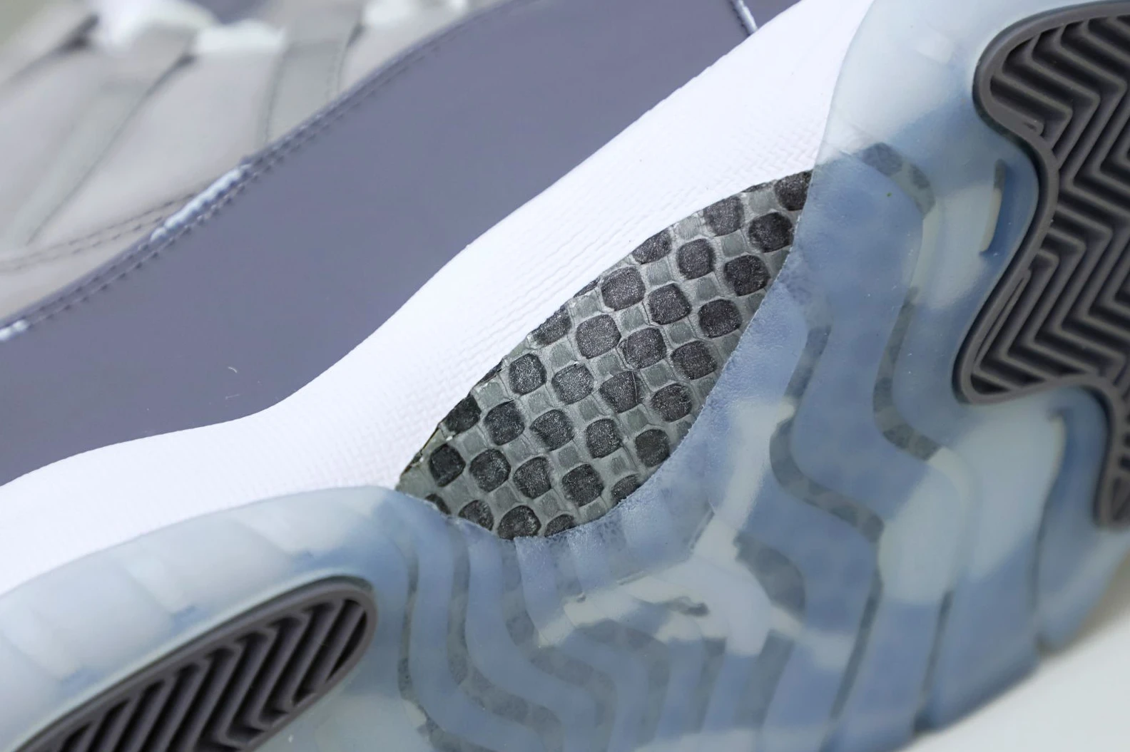 AllSeason Kimikick AIR JORDAN 11 RETRO 'COOL GREY' 1950