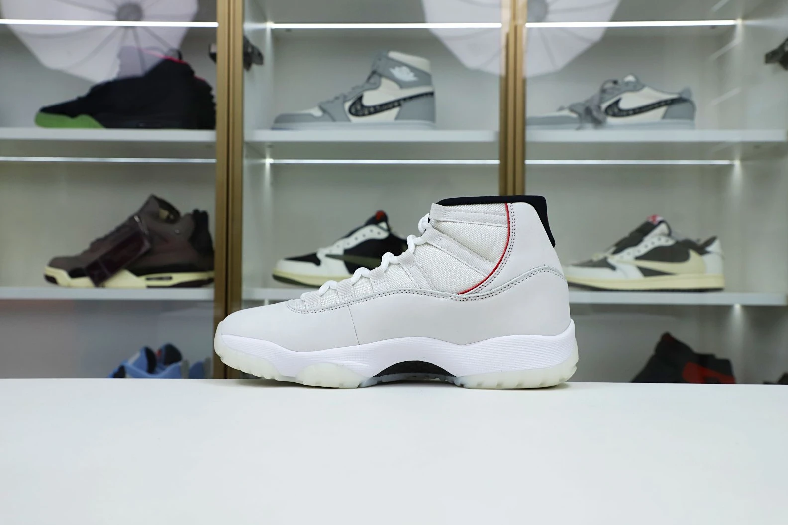AllSeason Kimikick AIR JORDAN 11 XI RETRO PLATINUM TINT 2014