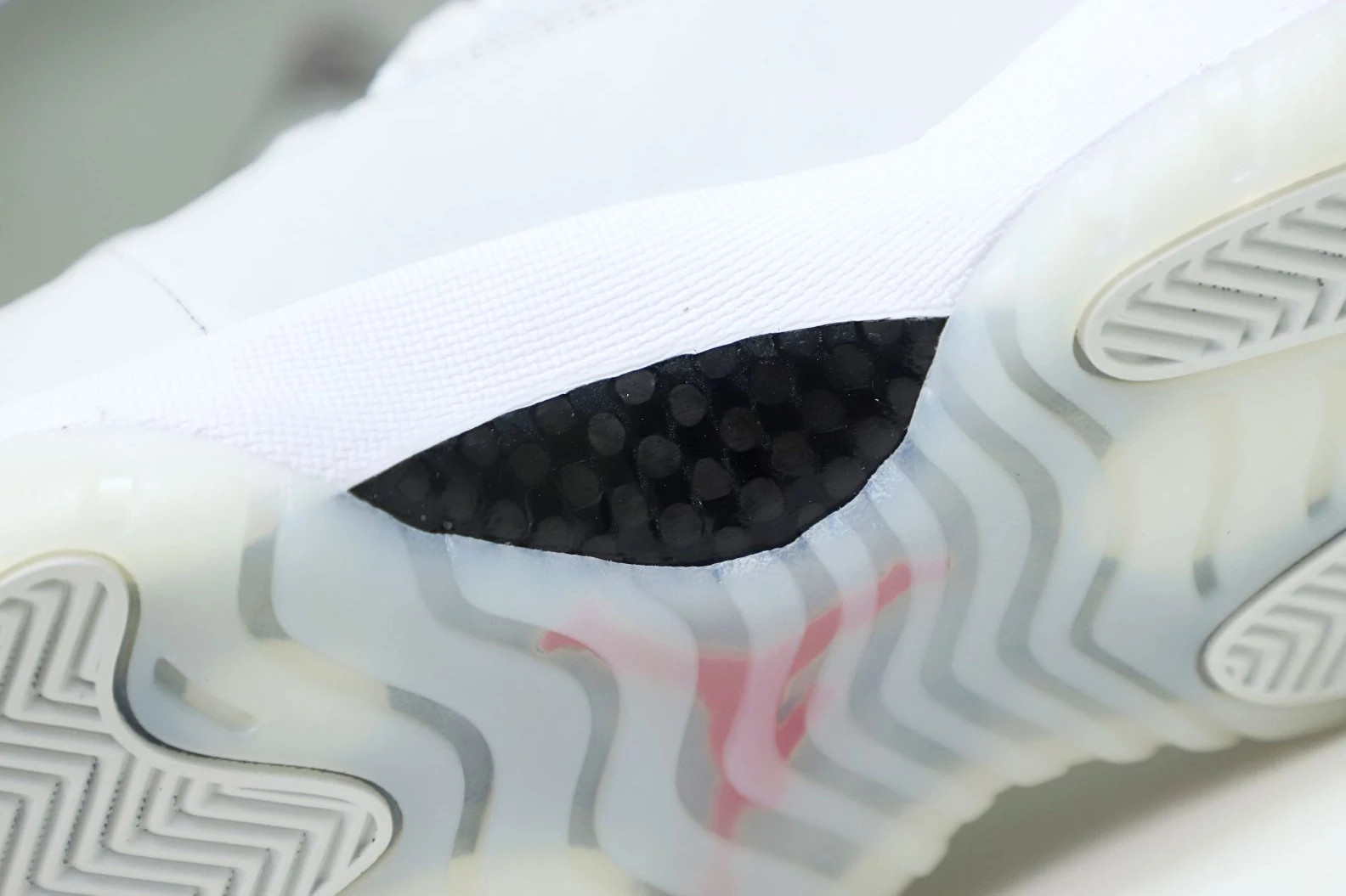 AllSeason Kimikick AIR JORDAN 11 XI RETRO PLATINUM TINT 2014