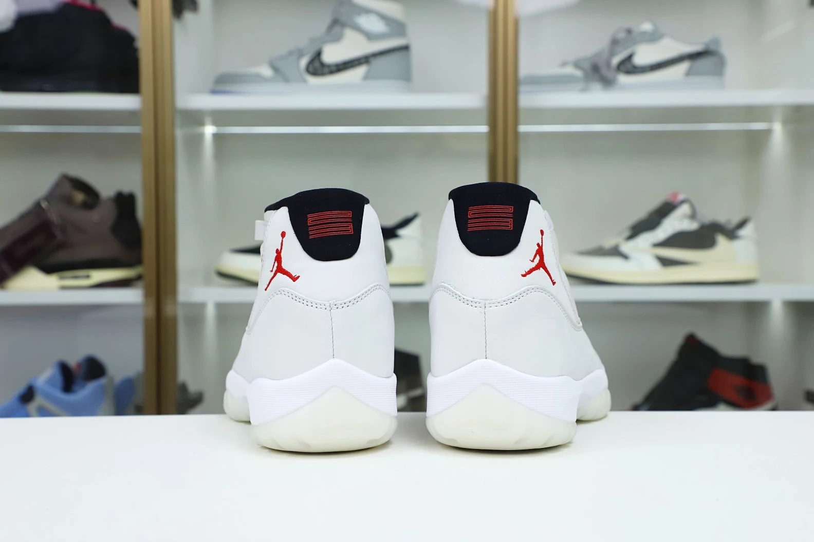 AllSeason Kimikick AIR JORDAN 11 XI RETRO PLATINUM TINT 2014
