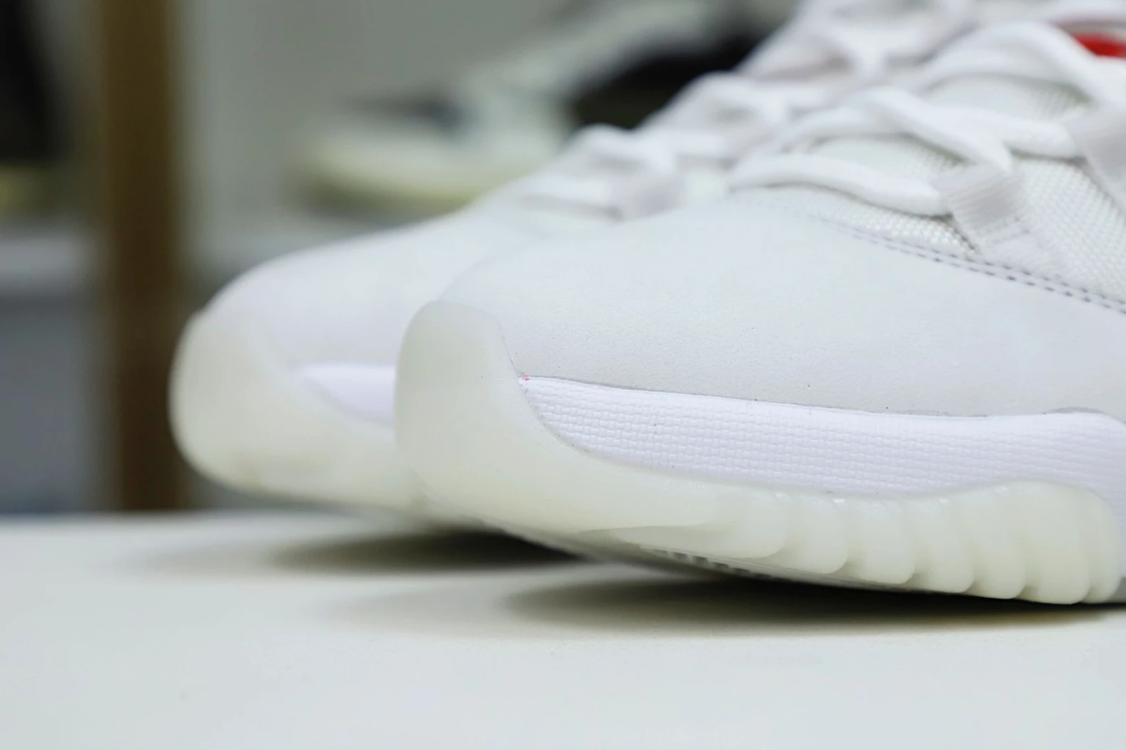 AllSeason Kimikick AIR JORDAN 11 XI RETRO PLATINUM TINT 2014