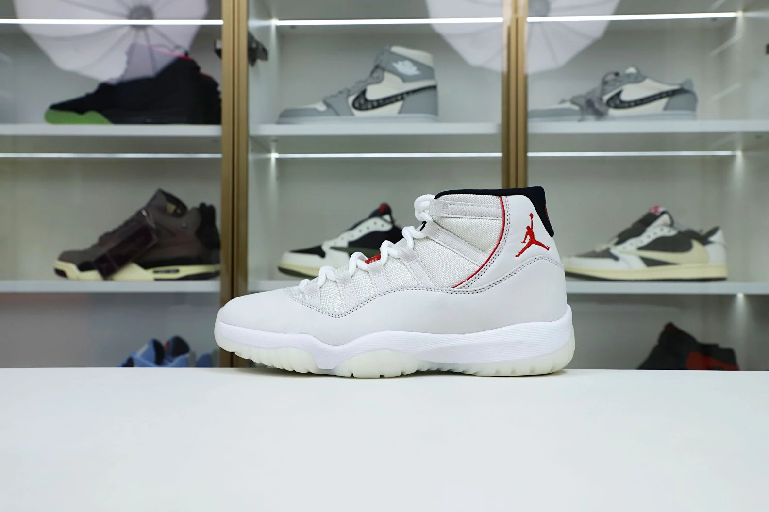 AllSeason Kimikick AIR JORDAN 11 XI RETRO PLATINUM TINT 2014