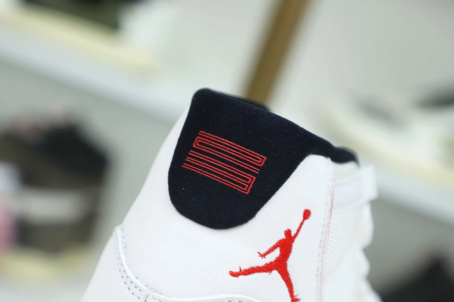 AllSeason Kimikick AIR JORDAN 11 XI RETRO PLATINUM TINT 2014