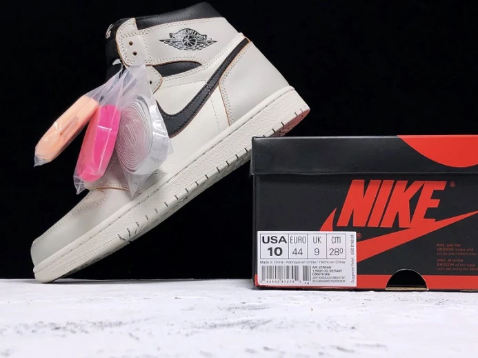 AllSeason Nike SB x Air Jordan 1 High OG Light Bone CD6578- 932
