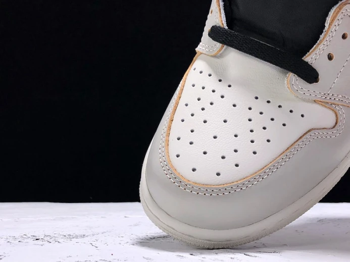 AllSeason Nike SB x Air Jordan 1 High OG Light Bone CD6578- 932