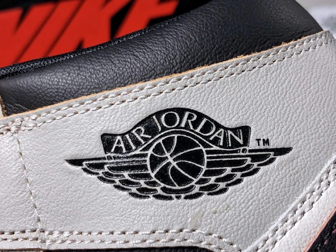 AllSeason Nike SB x Air Jordan 1 High OG Light Bone CD6578- 932