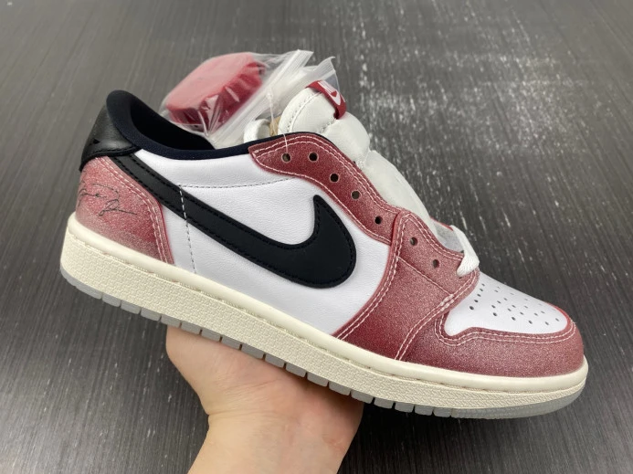 AllSeason TROPHY ROOM X AIR JORDAN 1 LOW OG 'RED BLACK' FN0432- 749