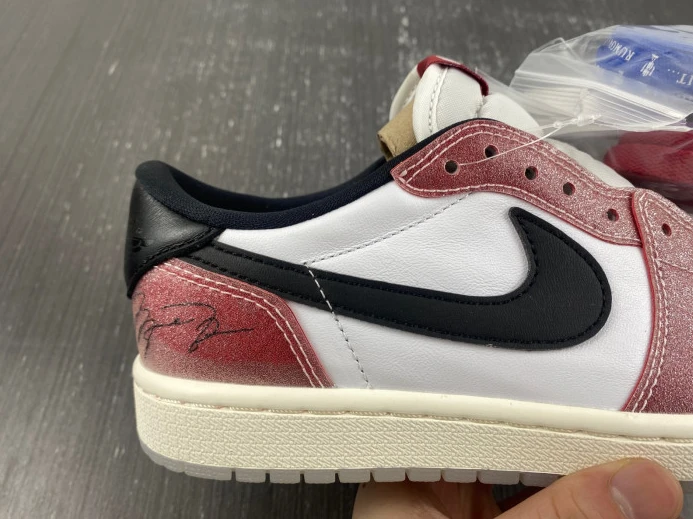 AllSeason TROPHY ROOM X AIR JORDAN 1 LOW OG 'RED BLACK' FN0432- 749