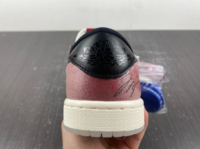AllSeason TROPHY ROOM X AIR JORDAN 1 LOW OG 'RED BLACK' FN0432- 749