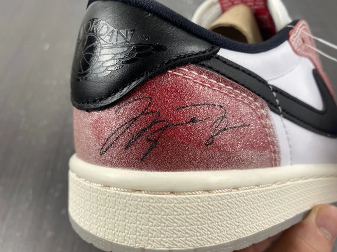 AllSeason TROPHY ROOM X AIR JORDAN 1 LOW OG 'RED BLACK' FN0432- 749