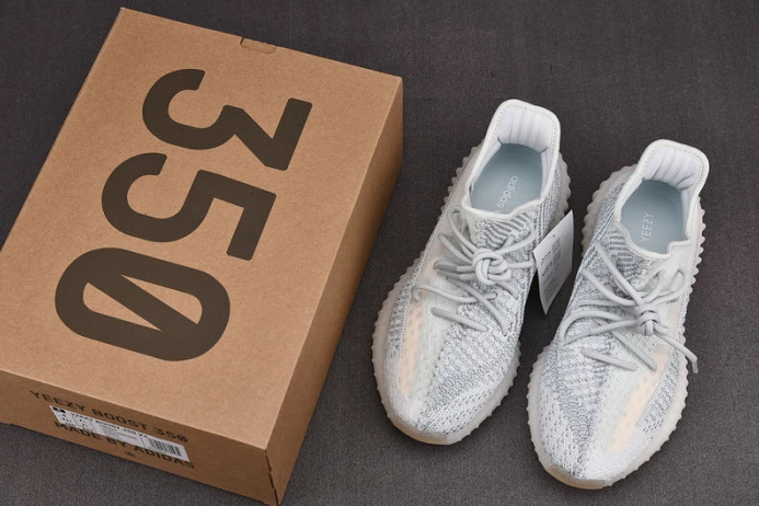 AllSeason ad*s yeezy boost 350 v2 cloud white reflective fw 227