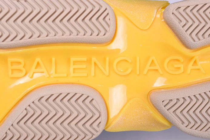AllSeason triples trainer sneakers 2037