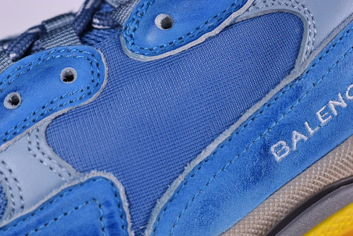 AllSeason triples trainer sneakers 2037