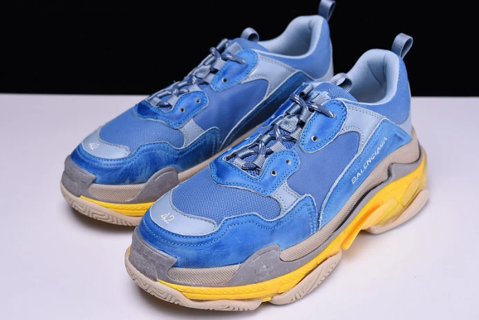 AllSeason triples trainer sneakers 2037