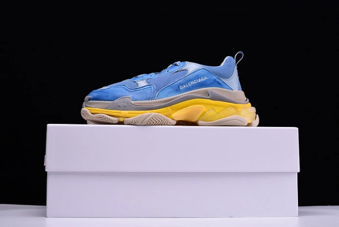 AllSeason triples trainer sneakers 2037