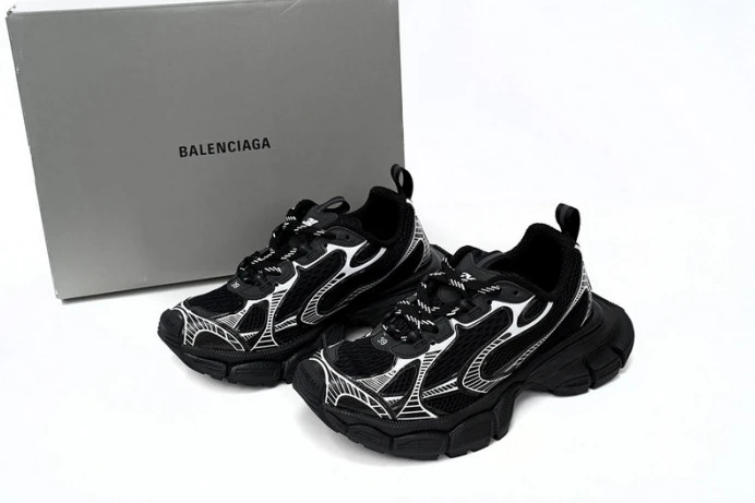 BLCG 3XL SNEAKER 542228 W2RB8 SportInspired 2759