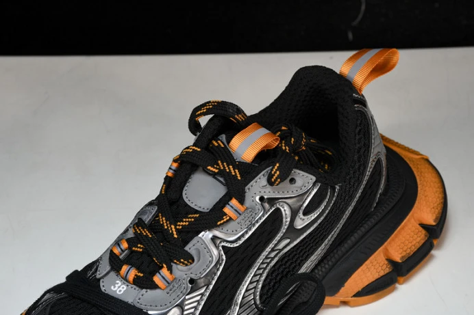 BLCG 3XL SNEAKER 734731 W3XL3 WellDesigned 2750