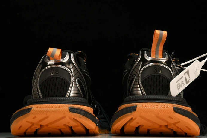 BLCG 3XL SNEAKER 734731 W3XL3 WellDesigned 2750