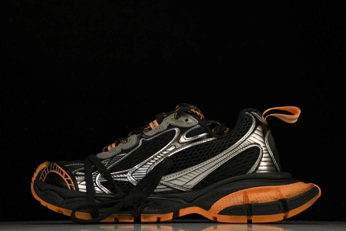 BLCG 3XL SNEAKER 734731 W3XL3 WellDesigned 2750