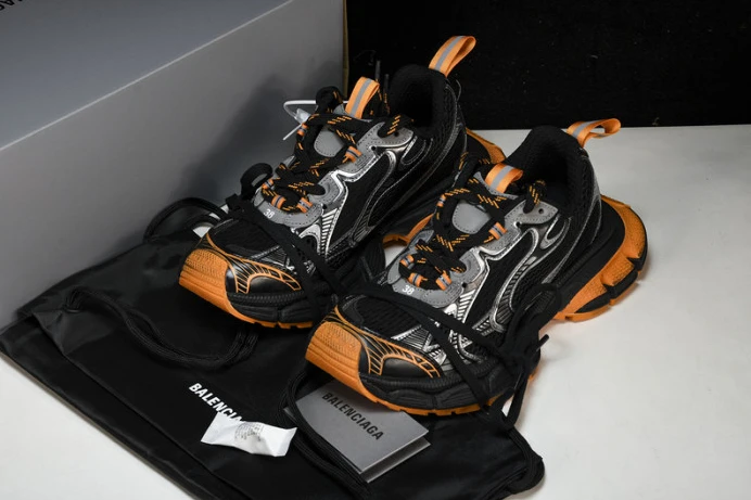 BLCG 3XL SNEAKER 734731 W3XL3 WellDesigned 2750