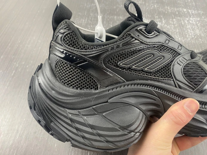 BLCG CARGO SNEAKER 784344 W2MV1 WellDesigned 2468