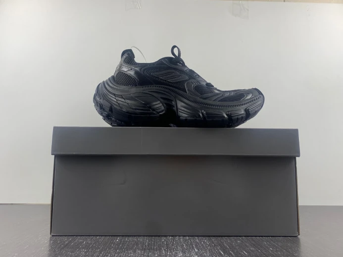 BLCG CARGO SNEAKER 784344 W2MV1 WellDesigned 2468