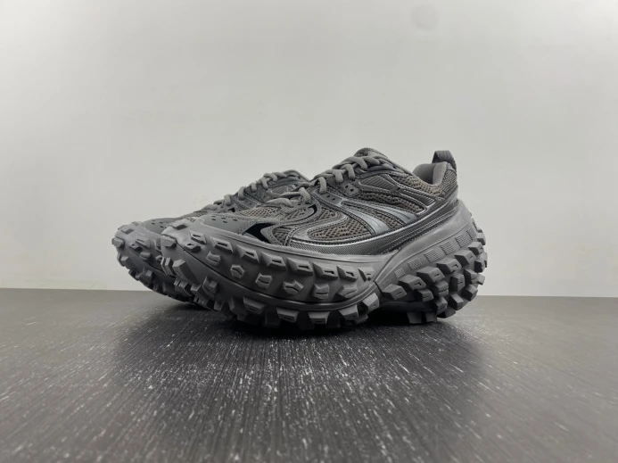 BLCG DEFENDER SNEAKER 685613 W2RA6 SportInspired 2423