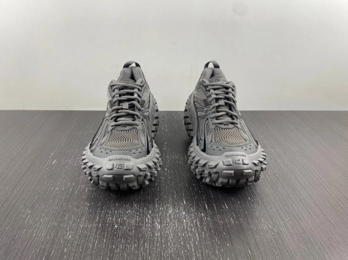 BLCG DEFENDER SNEAKER 685613 W2RA6 SportInspired 2423