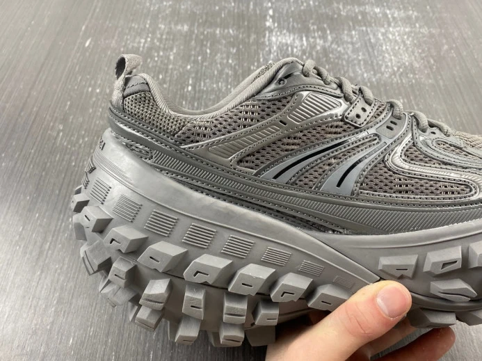 BLCG DEFENDER SNEAKER 685613 W2RA6 SportInspired 2423