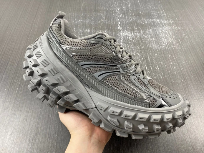 BLCG DEFENDER SNEAKER 685613 W2RA6 SportInspired 2423