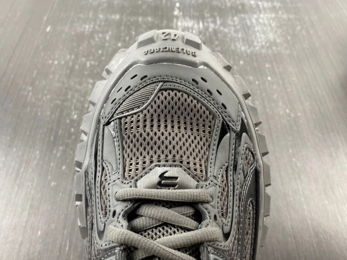 BLCG DEFENDER SNEAKER 685613 W2RA6 SportInspired 2423