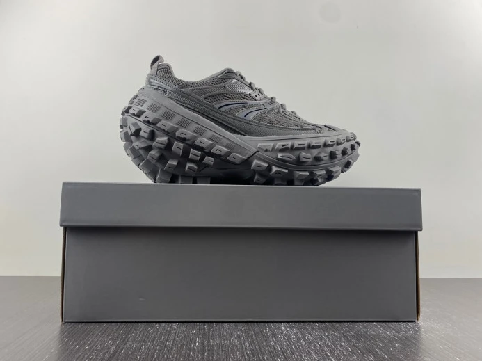 BLCG DEFENDER SNEAKER 685613 W2RA6 SportInspired 2423